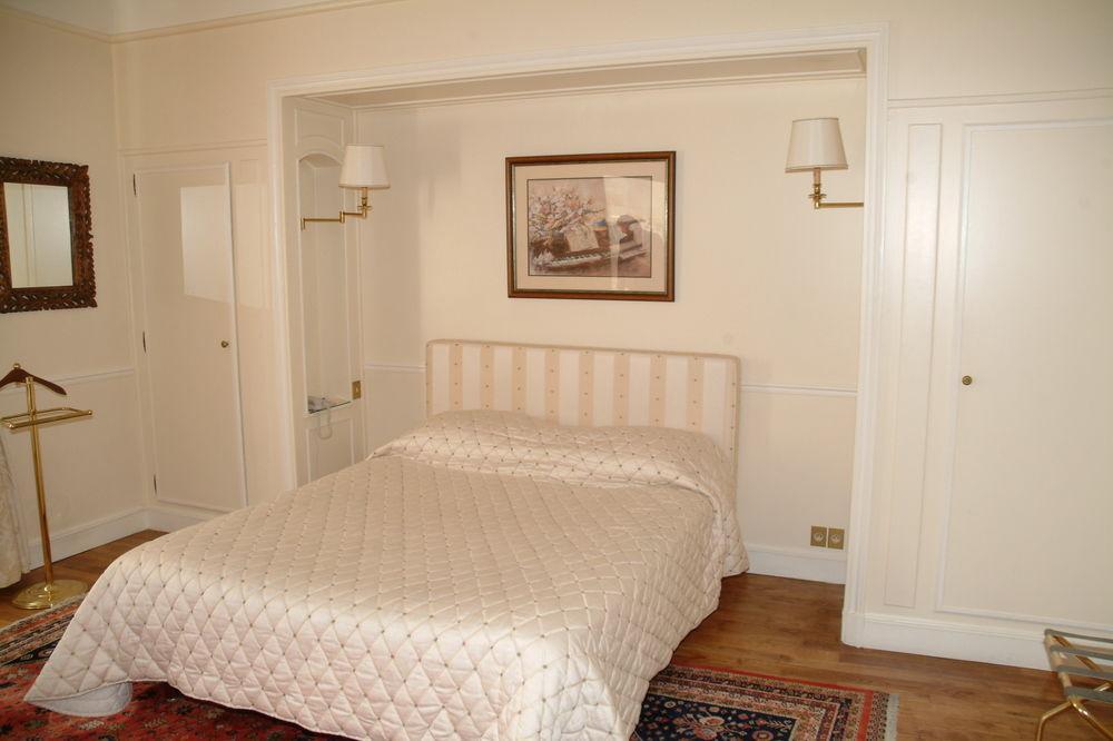 Hotel Du Rond-point Des Champs-elysees - Esprit De France Parijs